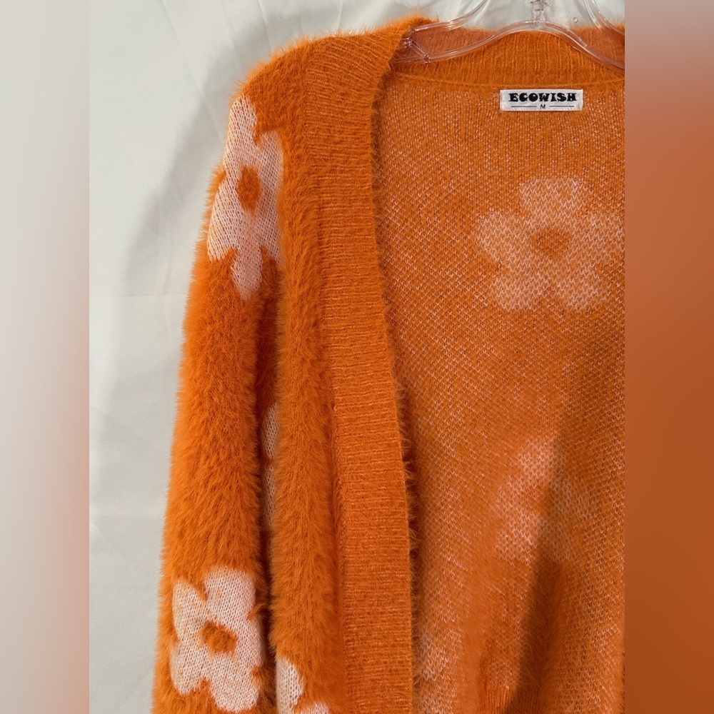 Ecowish Cropped Orange/White Flower Knit Open Front Cardigan With Ribbed Cuffs - Picture 7 of 11